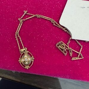 Avon Gold Floral Pendant Necklace